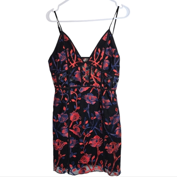 Tobi Rose Black Multi Embroidered Bodycon Dress, Size Medium - Picture 3 of 6